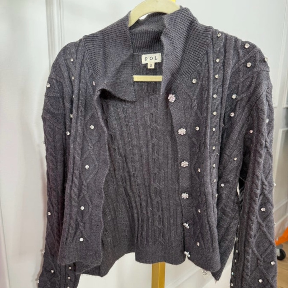 NWOT POL Women's Gray Sweater with Pearl Accents in size medium